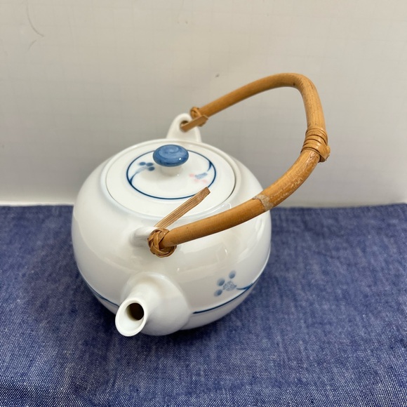 Teapot Set 4 Pieces 1 Kettle 3 Cups White Blue Light Pink Bamboo Wooden Handle - Picture 4 of 15